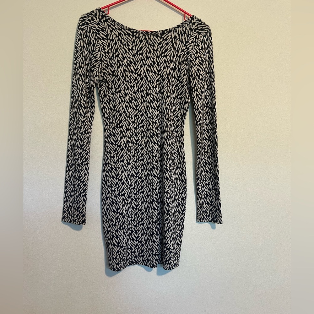 Everly Navy and White Bodycon Dress Long Sleeve Scoop Neck Back